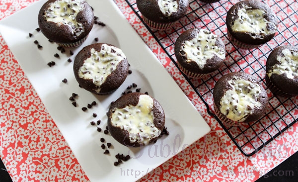 chocolate cream cheese cupcakes
