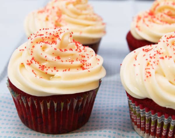 red-velvet-cupcakes-1