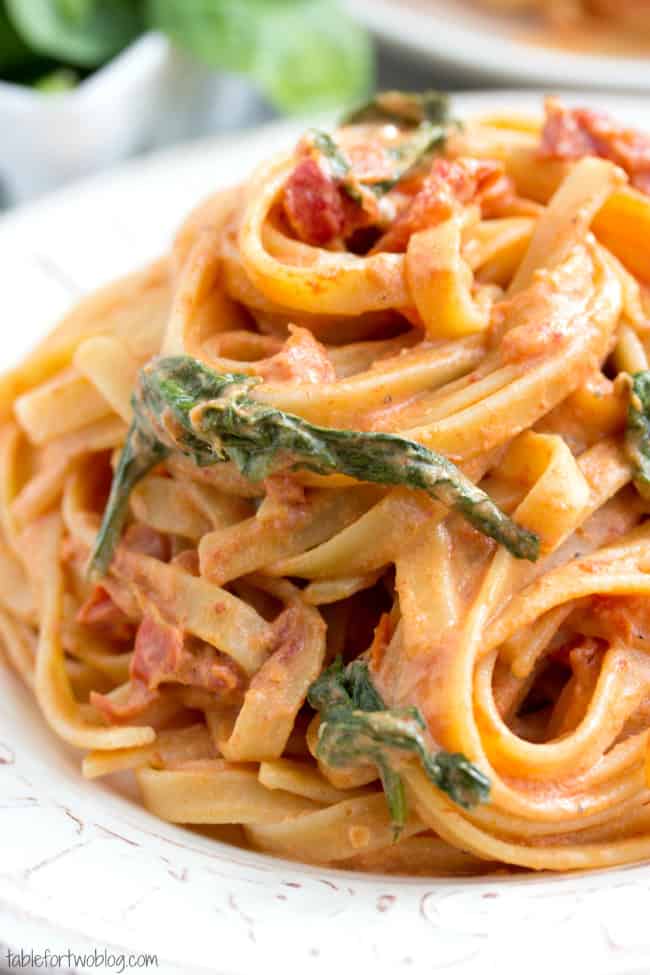 A lightened up version of our favorite pasta dish at Cheesecake Factory! Sundried tomato fettuccine is SO creamy and delicious. No guilt here!