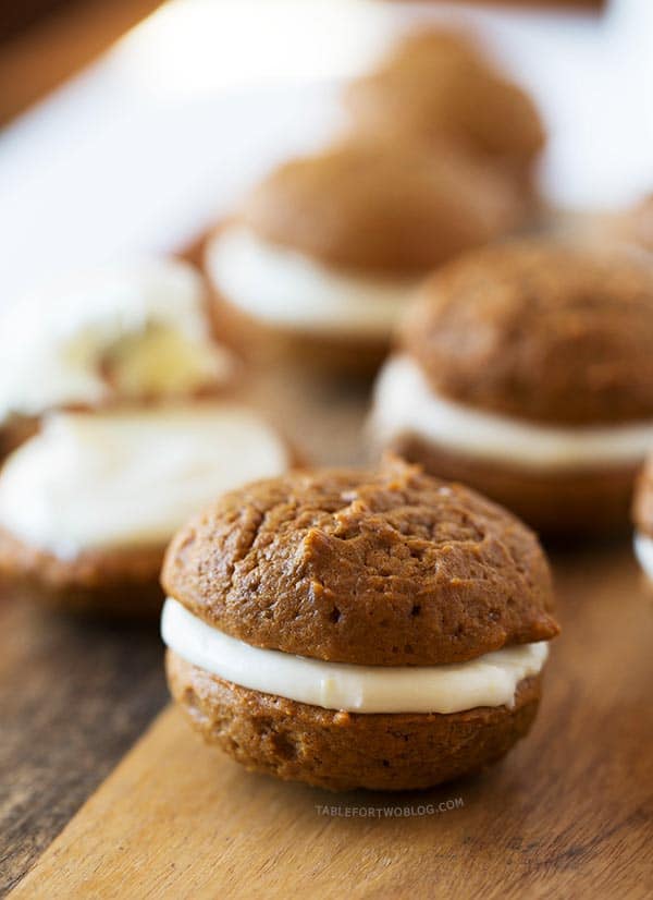 Mini gingerbread whoopie pies are the perfect little treat for the holiday season! Make this for all your festive gatherings!