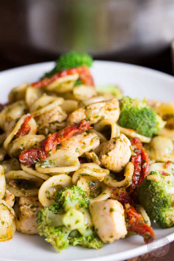 Basil Pesto Chicken Pasta with Sundried Tomatoes and Broccoli - Table