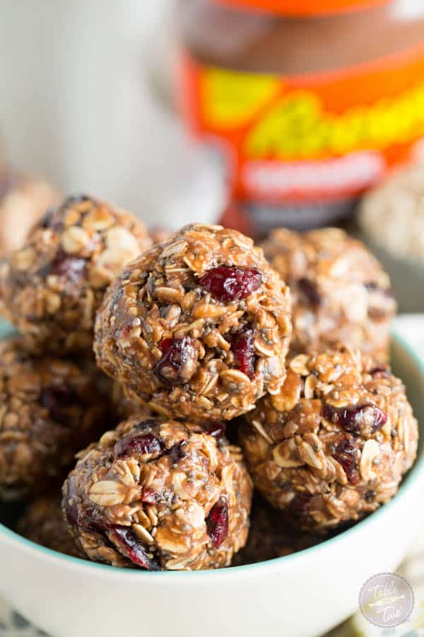 no-bake chocolate peanut butter oat snack bites