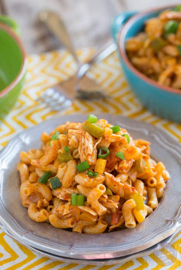 All you need is one pot to make this easy weeknight pasta dish!