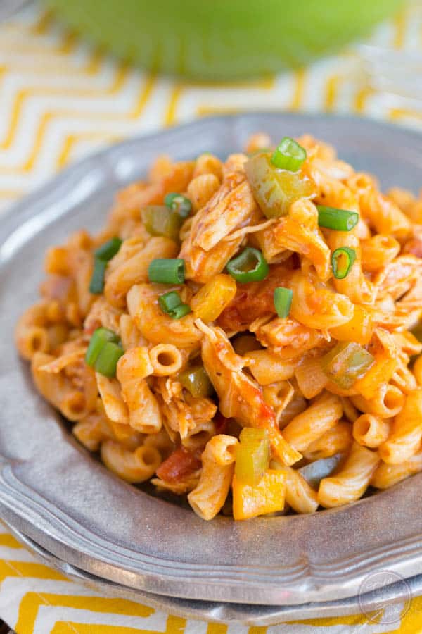 All you need is one pot to make this easy weeknight pasta dish!