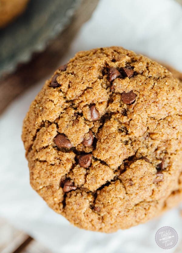 If you're looking a super quick and easy cookie recipe that is flourless and paleo-friendly, this is the recipe for you! 7 ingredients, one bowl, one dozen cookies to fix that cookie craving!