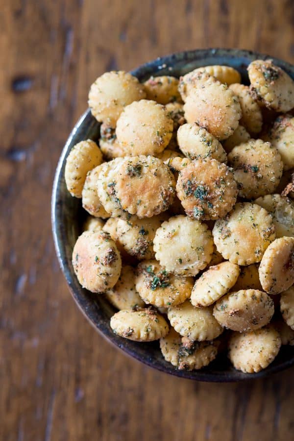 You're going to be snacking on these lemon ranch oyster crackers all day! They've got the perfect amount of spices and they go with everything! I dare you to eat just a handful. #sponsored