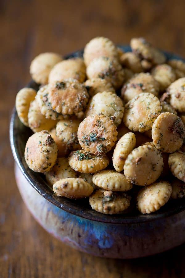 You're going to be snacking on these lemon ranch oyster crackers all day! They've got the perfect amount of spices and they go with everything! I dare you to eat just a handful. #sponsored