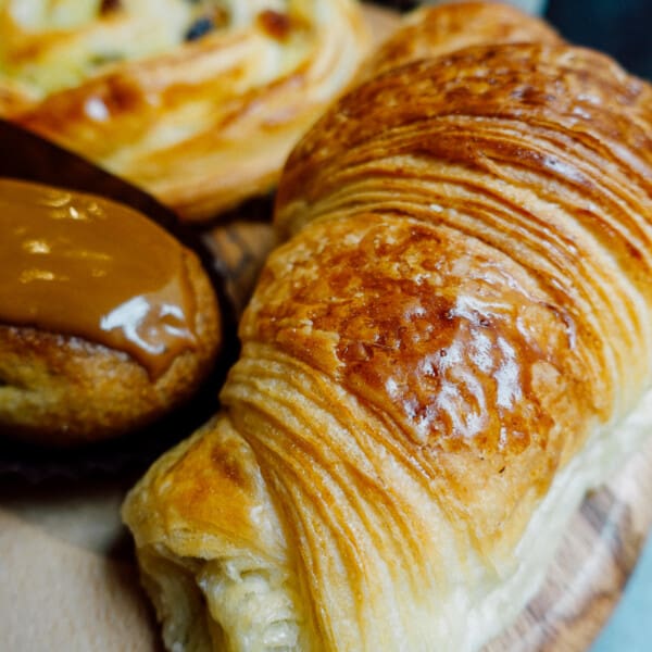 From crepes to croissants to four-course dinner meals...the best places to eat in Paris, France!