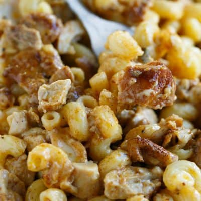 A classic creamy mac ‘n cheese dish that is amped up with flavor from incorporating Memphis-Style chicken throughout! #ad