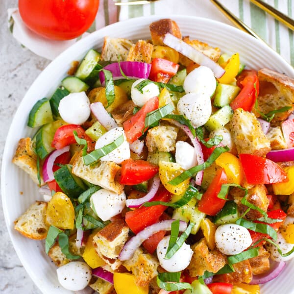 A delightfully light and refreshing summer panzanella salad for your dinner table! This is a great way to use up all the abundant summer produce.