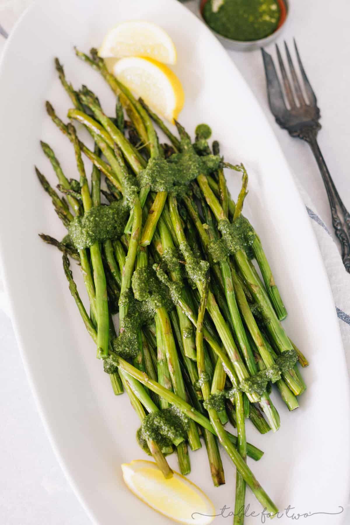 Dress up your asparagus this season with a lemony pesto drizzled all over! This roasted lemony pesto asparagus will be a new favorite side dish!