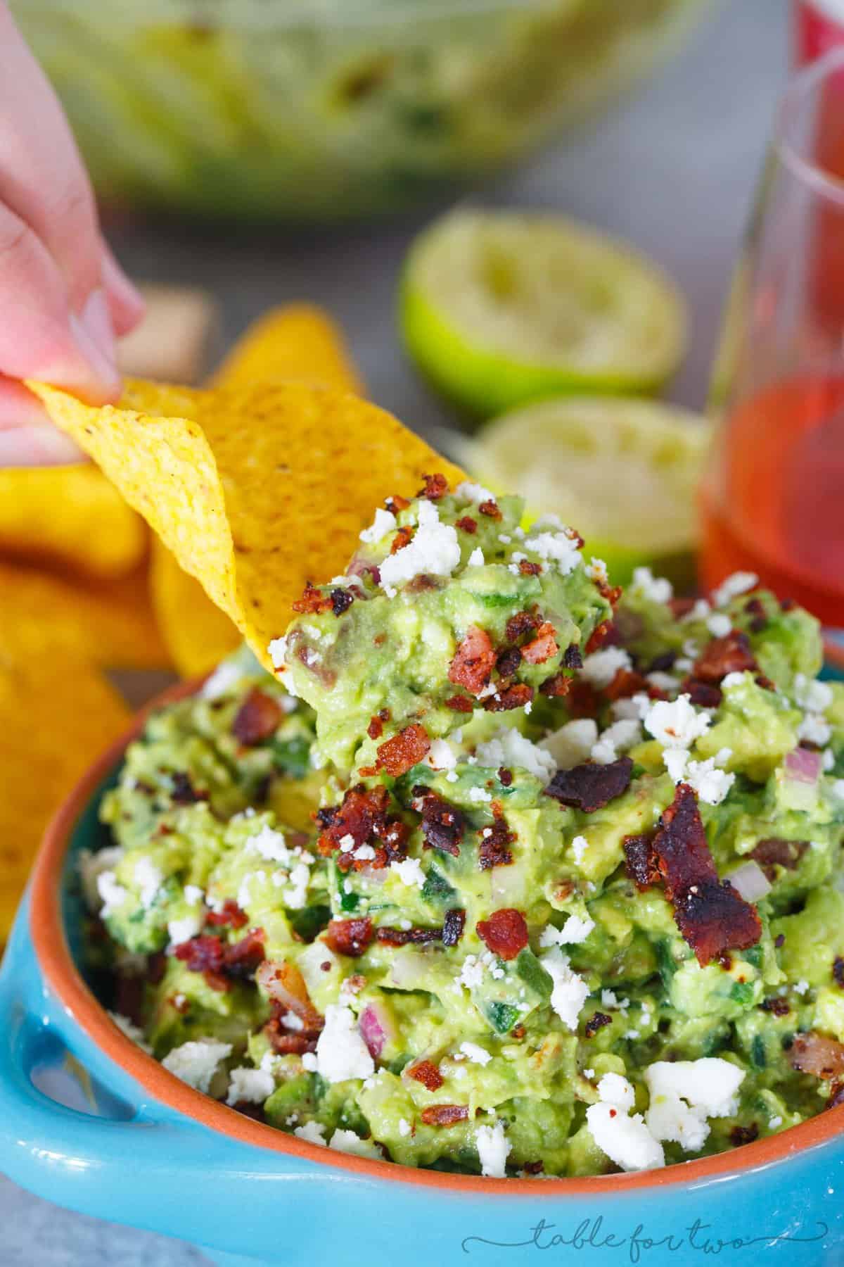 Loaded guacamole is pretty much the only way to have guacamole these days. Roasted poblano peppers, bacon, and queso fresco make this guacamole freaking amazing especially with a glass of @sutterhome White Zinfandel! #ad #sweetonspice