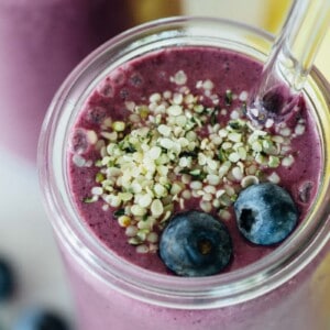 A deliciously decadent and refreshing blueberry banana smoothie to start your day or for a post-workout! This blueberry banana smoothie is packed with antioxidants and loads of healthy nutrients to get you through your day!