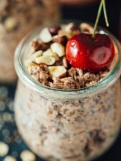 Fresh cherries make the base of this cherry pie overnight oats recipe! This takes no time to put together and you'll end up with a quick on-the-go breakfast the next morning! #TheSoulfullProject #ad