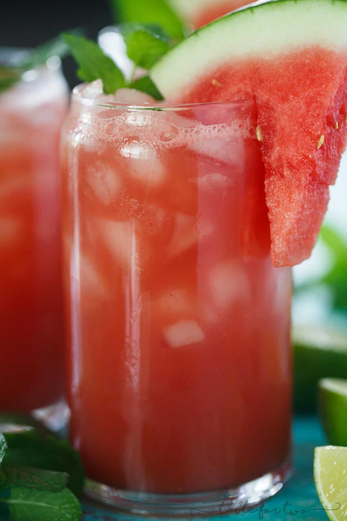 Cool off with this refreshing and easy watermelon mint lime juice! A must for the hot summer days!