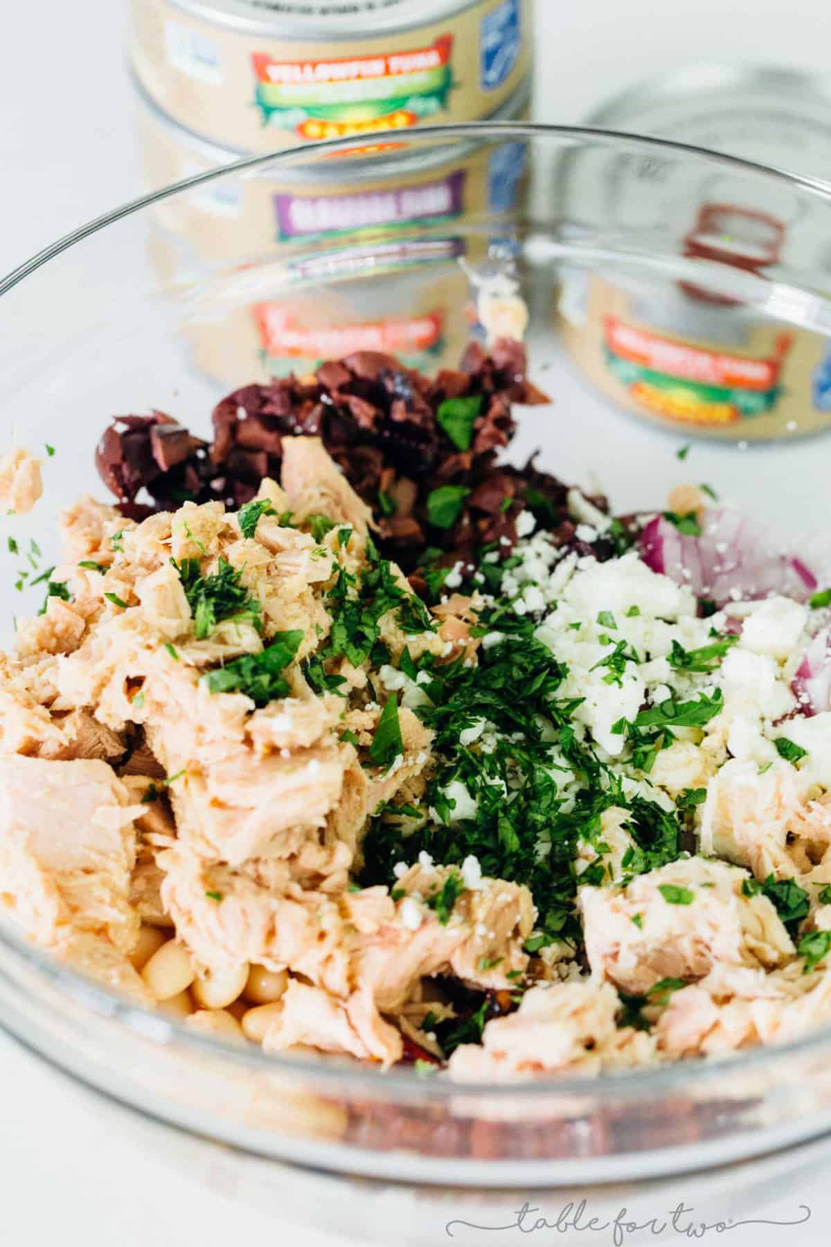 Mediterranean tuna white bean salad is full of flavorful ingredients and deliciously tasty tuna that is full of protein! An easy and healthy lunch option for those who are looking for new lunch ideas that will keep you full!