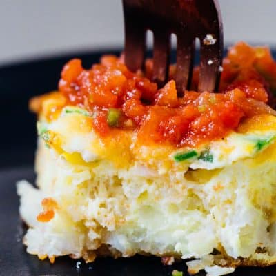 This cheddar jalapeno tater tot frittata has everything you want in one dish! Your entire breakfast is cooked in one skillet and the tater tot crust is crispy and THE BEST PART of this frittata!