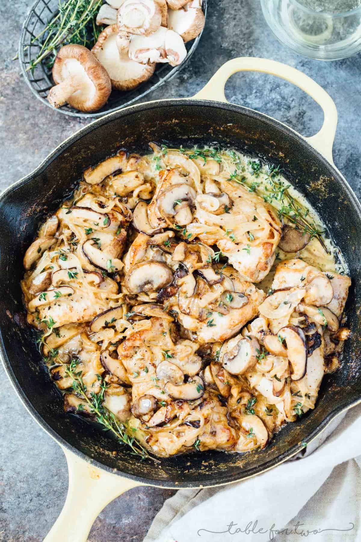 A delicious creamy skillet mushroom chicken that will make any evening fancy and full of flavor!