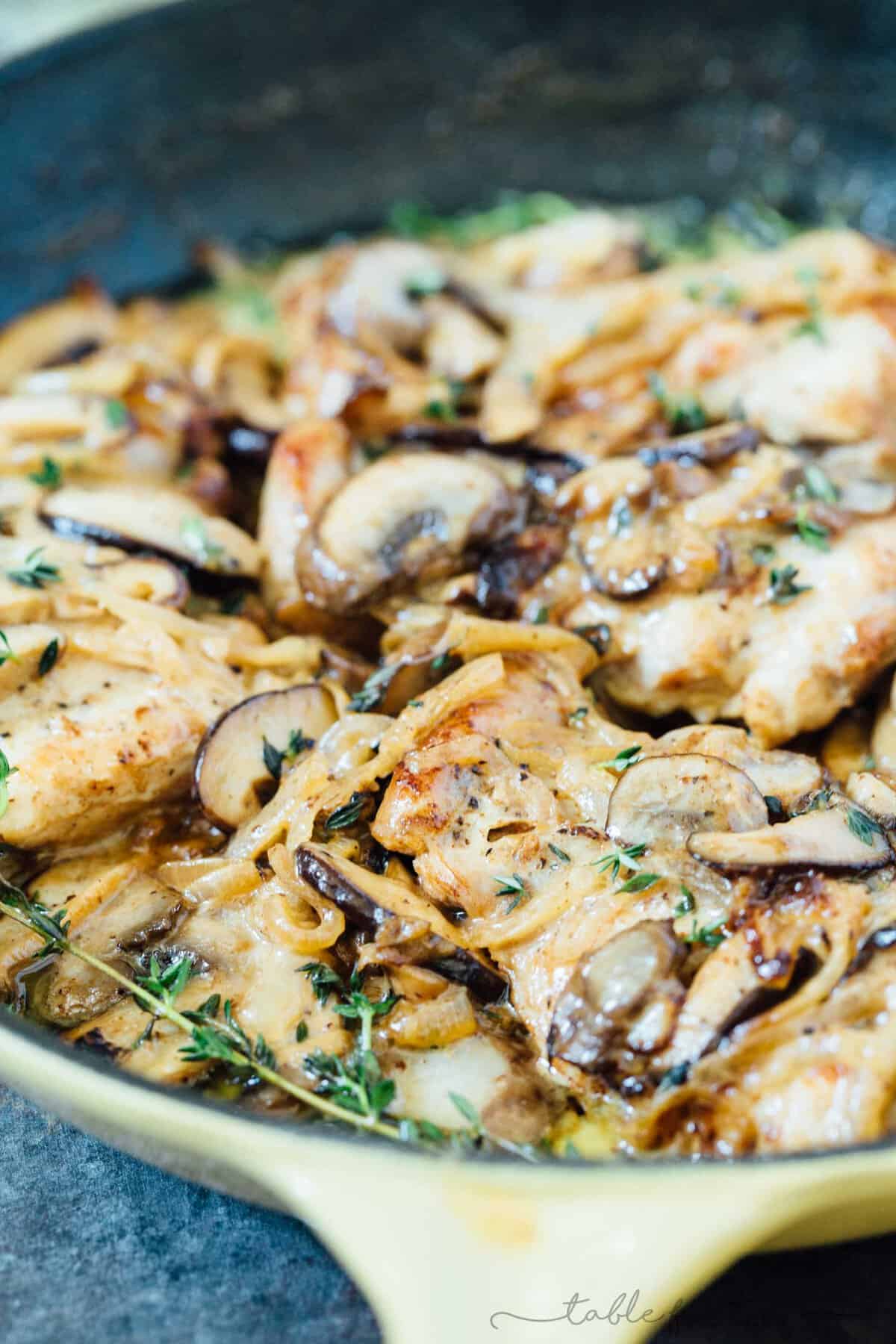 A delicious creamy skillet mushroom chicken that will make any evening fancy and full of flavor!