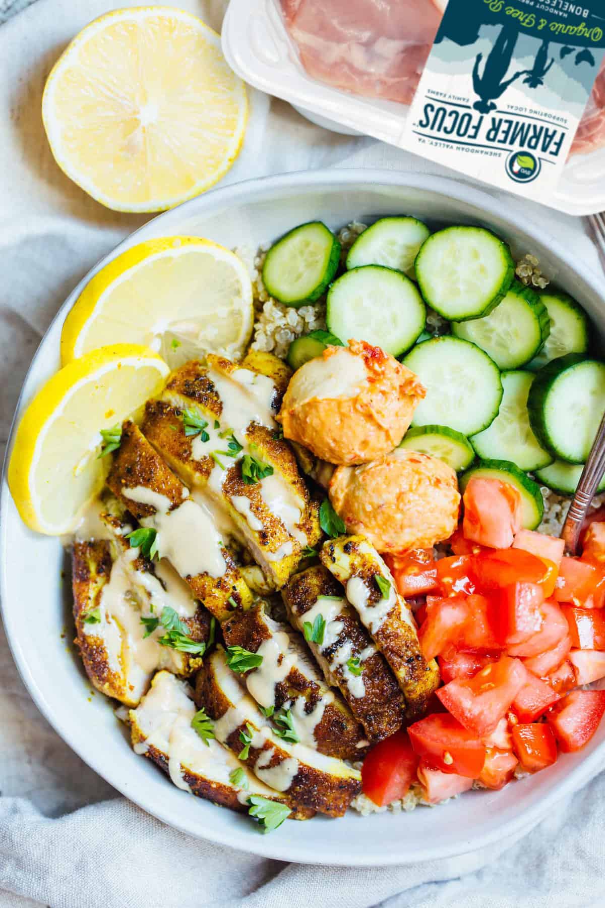 These easy chicken shawarma quinoa bowls are a meal prepping lover's dream. They're so customizable and easy to put together and have for the week! #ad #svorganic #svo #farmerfocus #chickenrecipe #chickenshawarma #chickendinner