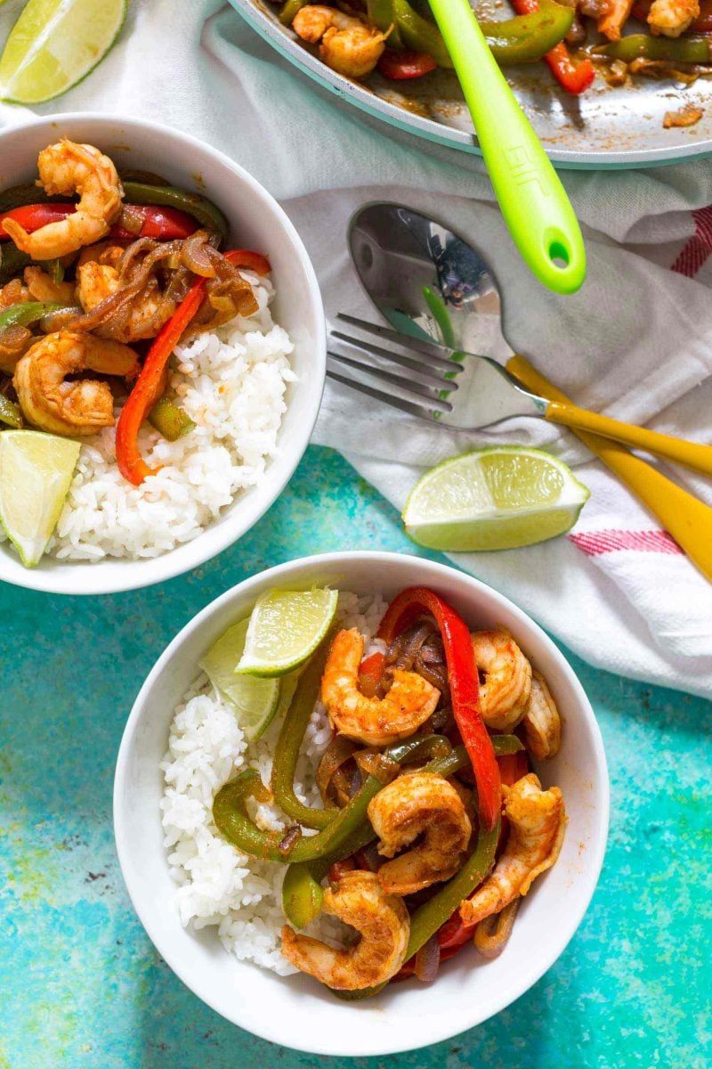 Shrimp fajita bowls are a quick dinner option for those busy night. Super flavorful and comes together in less than 20 minutes!