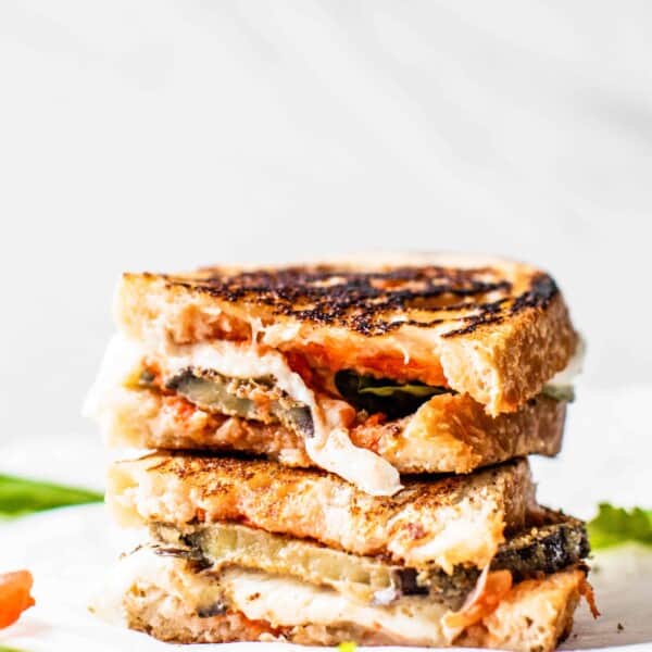 If you're looking for an alternative to eggplant parmesan, this eggplant parmesan SANDWICH is it! #eggplant #eggplantparmesan #eggplantrecipe #eggplantrecipes #eggplantideas