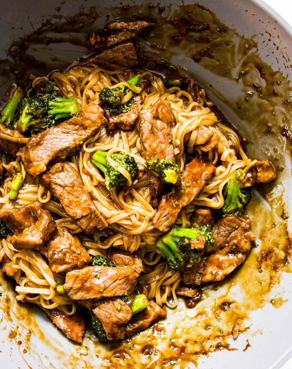 A take on the classic Chinese takeout dish but in a rice noodle dish! Super easy to make on a busy weeknight! A take on the classic Chinese takeout dish but in a rice noodle dish! Super easy to make on a busy weeknight!