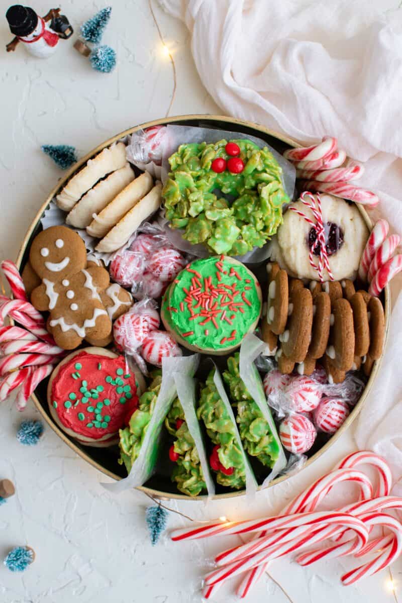 Spread some holiday cheer by learning how to make a beautiful holiday cookie box to gift this holiday season!