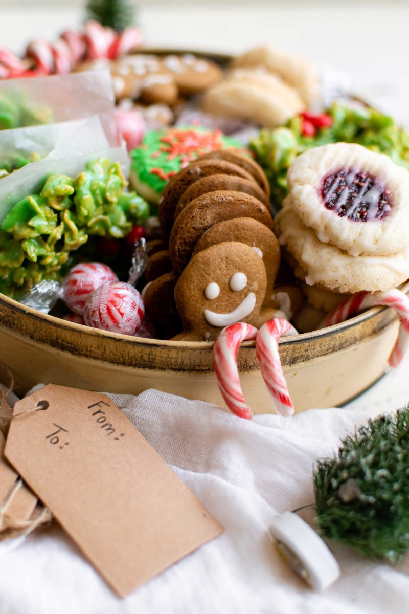 Spread some holiday cheer by learning how to make a beautiful holiday cookie box to gift this holiday season!
