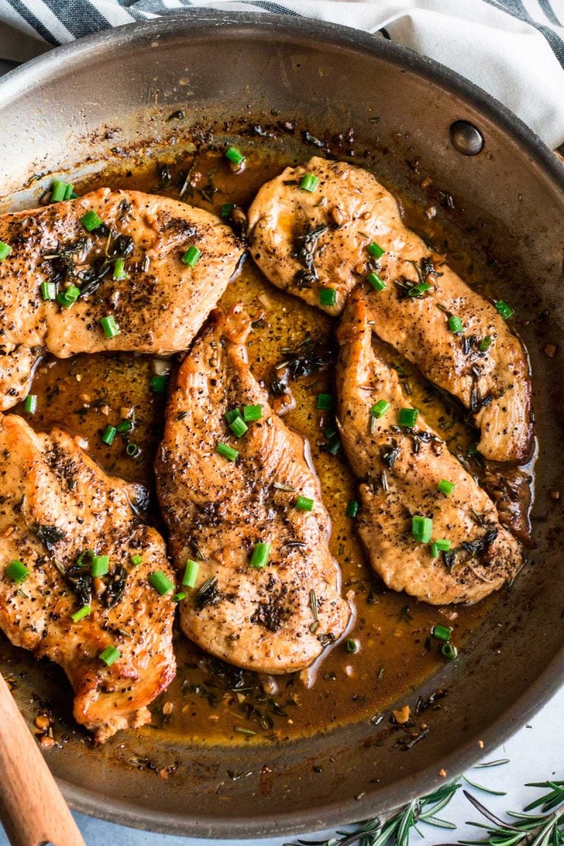 This garlic herb butter chicken skillet is a great date night in weeknight meal! Super easy to put together and has such vibrant and tasty flavors!