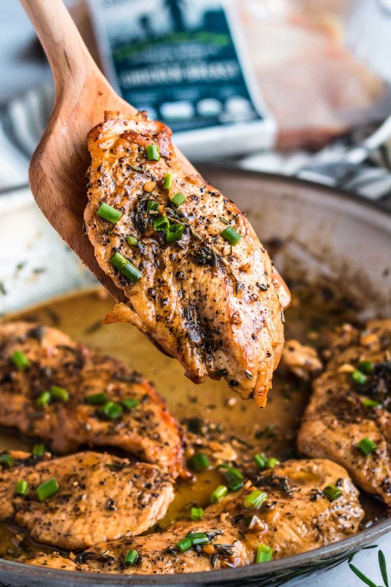 This garlic herb butter chicken skillet is a great date night in weeknight meal! Super easy to put together and has such vibrant and tasty flavors!