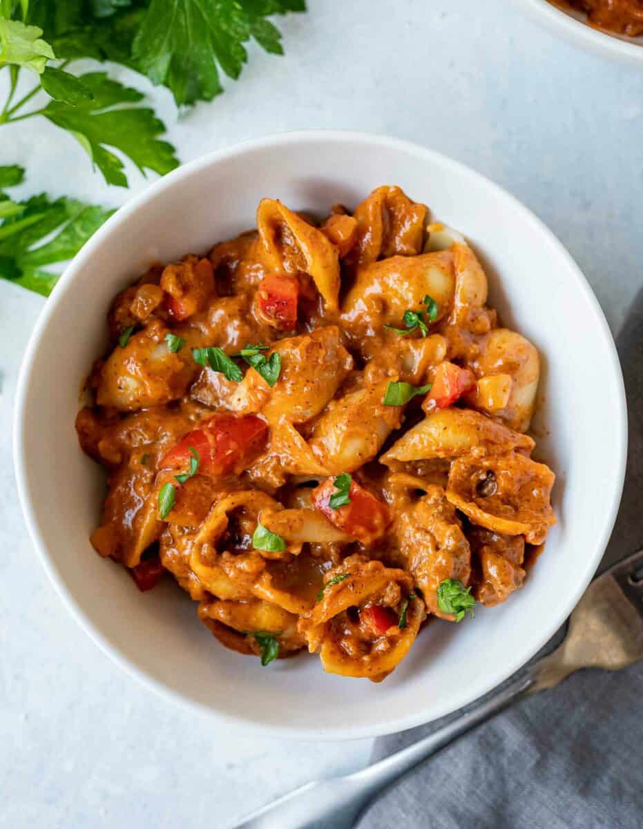 If you're looking for that ultra cheesy, creamy, and carby dinner..look no further than this cheesy beefy pasta shell dish!