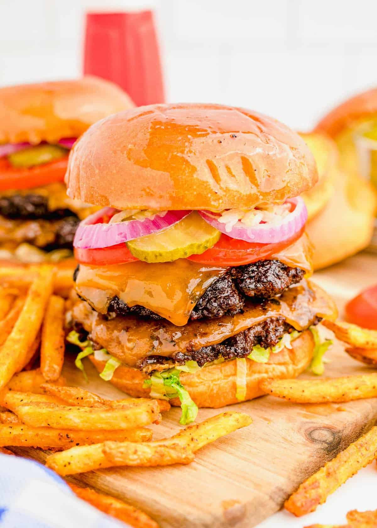 Smash Burgers With Garlic Butter Buns