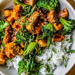 Teriyaki chicken and broccoli over white rice