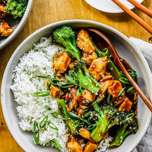 Teriyaki chicken and broccoli over white rice