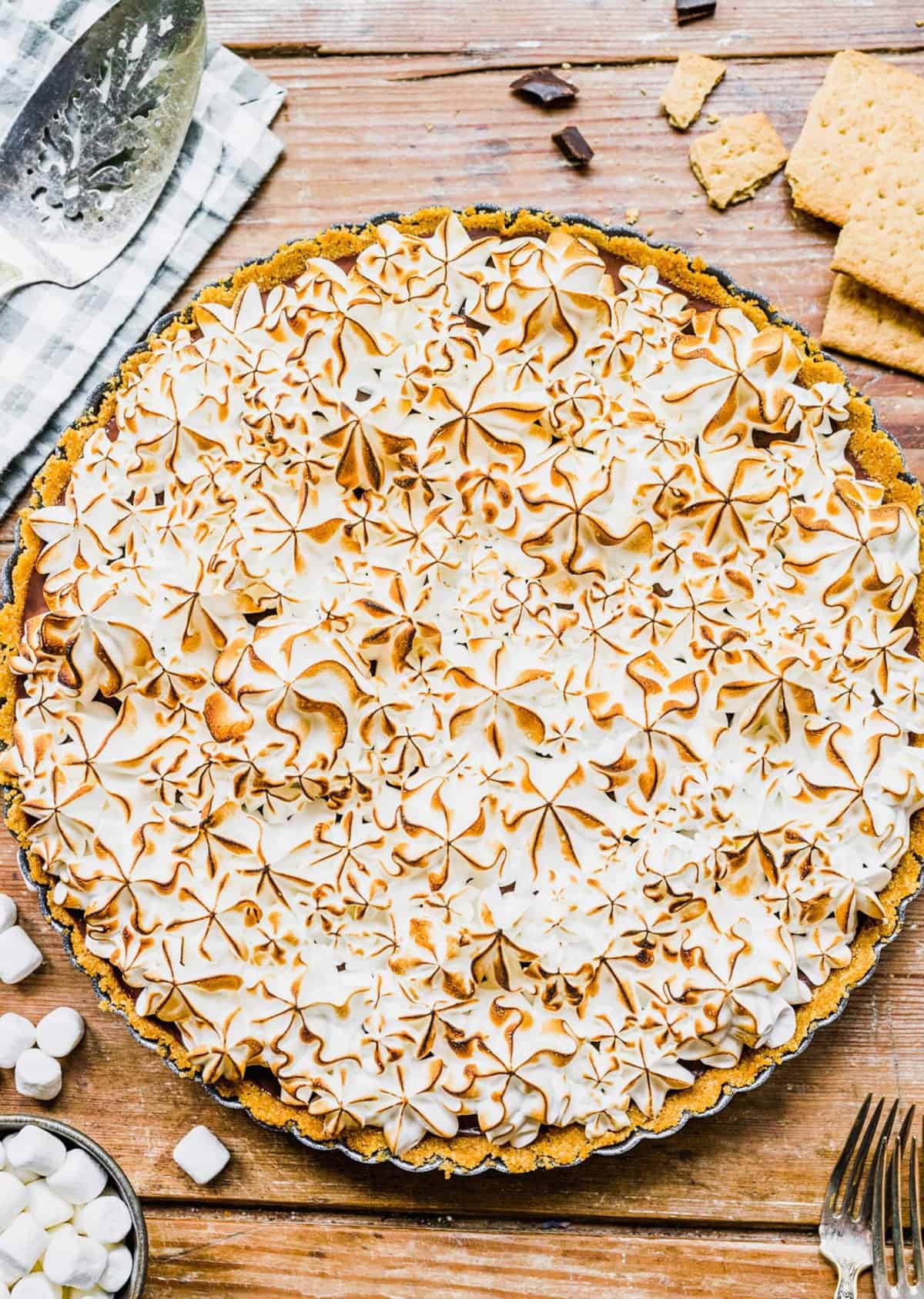 Overhead view of s'mores tart