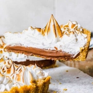 Removing slice from s'mores tart