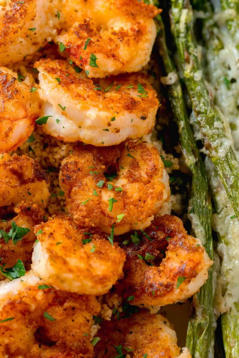 up close image of lemon pepper shrimp and the crispy crust